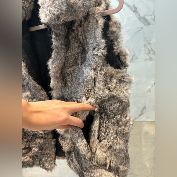 Surell 100% Rabbit Fur Vest - grey colouring - Sz small - zipper front - Picture 7 of 7